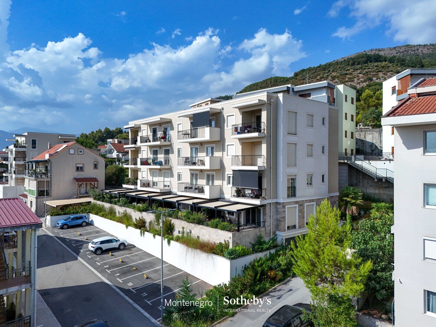 Modern Two-bedroom Apartment Kava