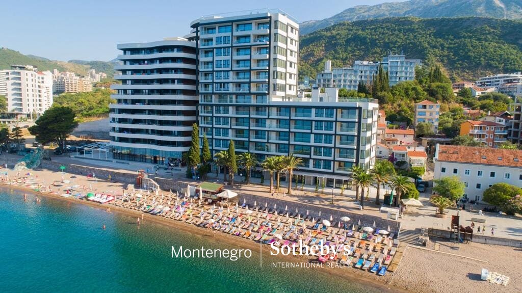 Waterfront Three-bedroom Apartment Rafailovici