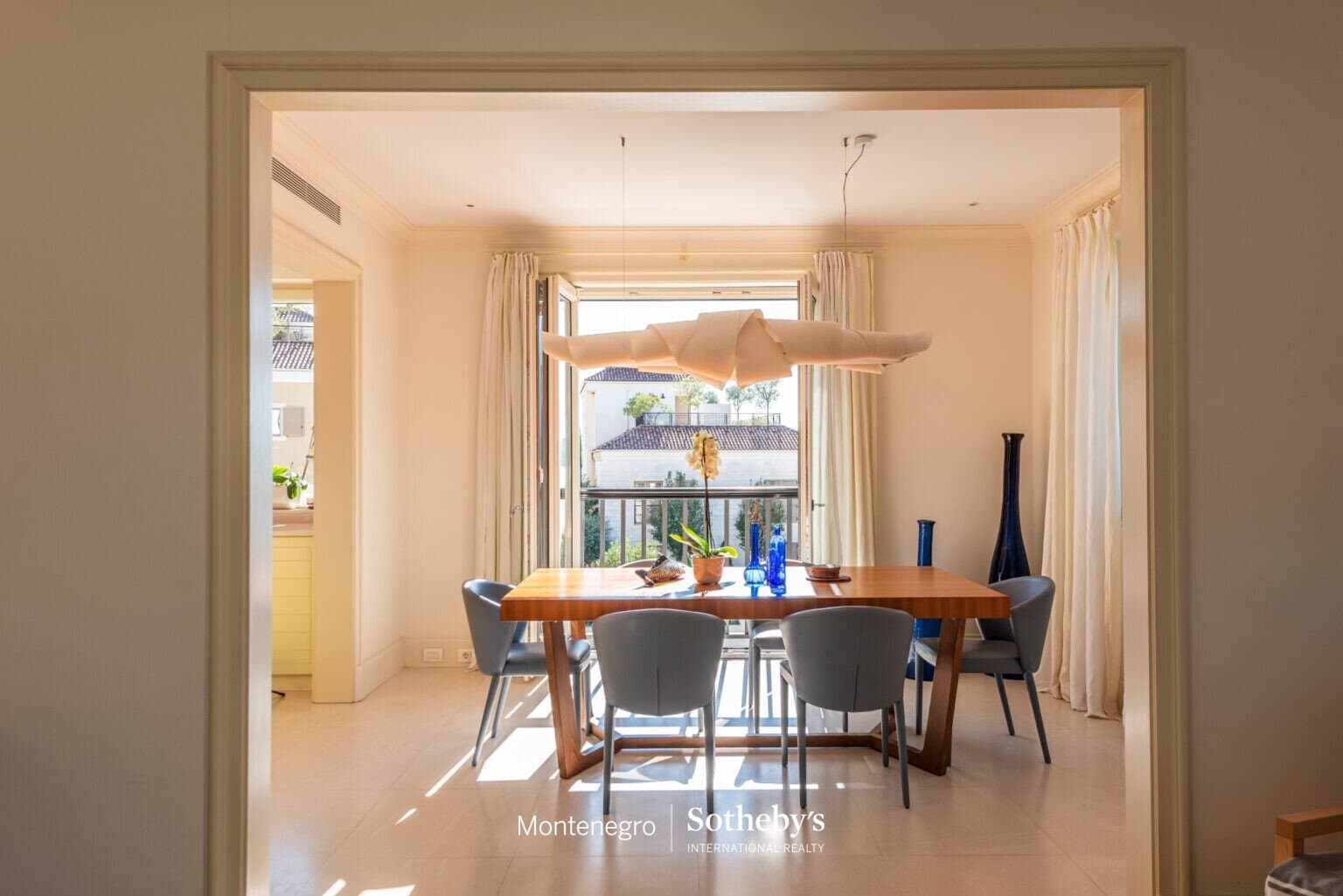 Designer Three Bedroom Waterfront Apartment Teuta