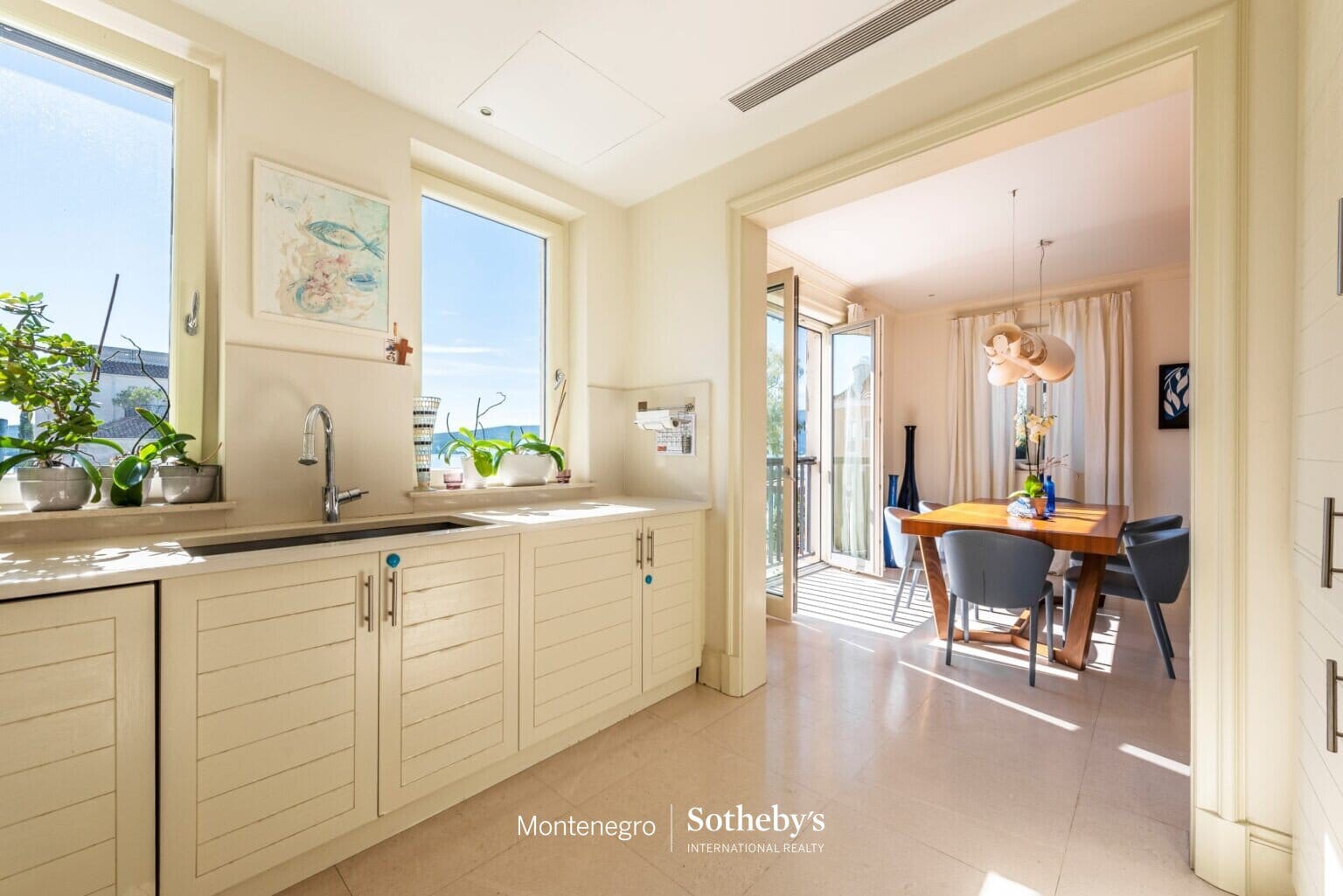 Designer Three Bedroom Waterfront Apartment Teuta