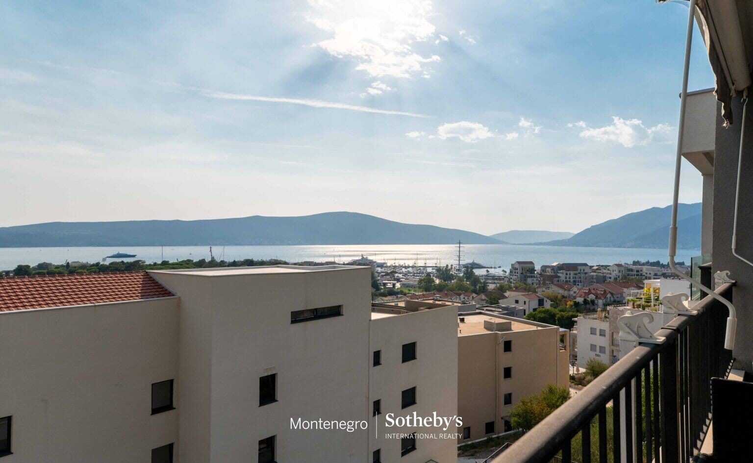 Spacious Two-bedroom Apartment Mazina