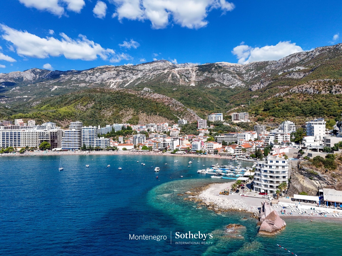 Three-bedroom apartment on the first line to the sea, Rafailovići