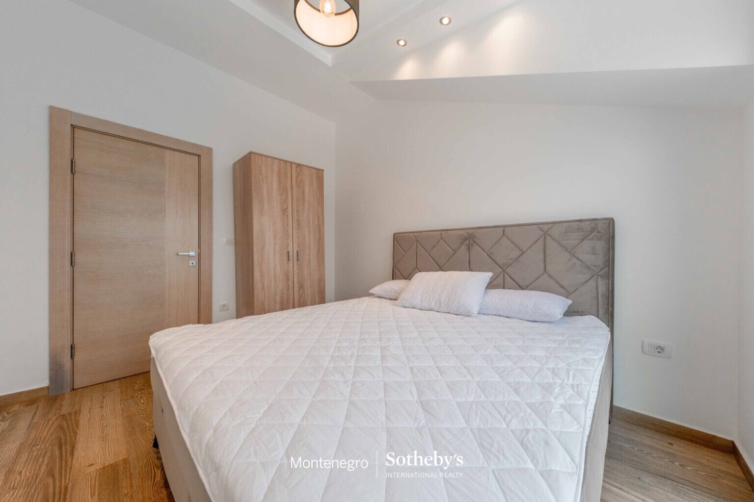 Kostanjica Two Bedroom Sea View Apartment