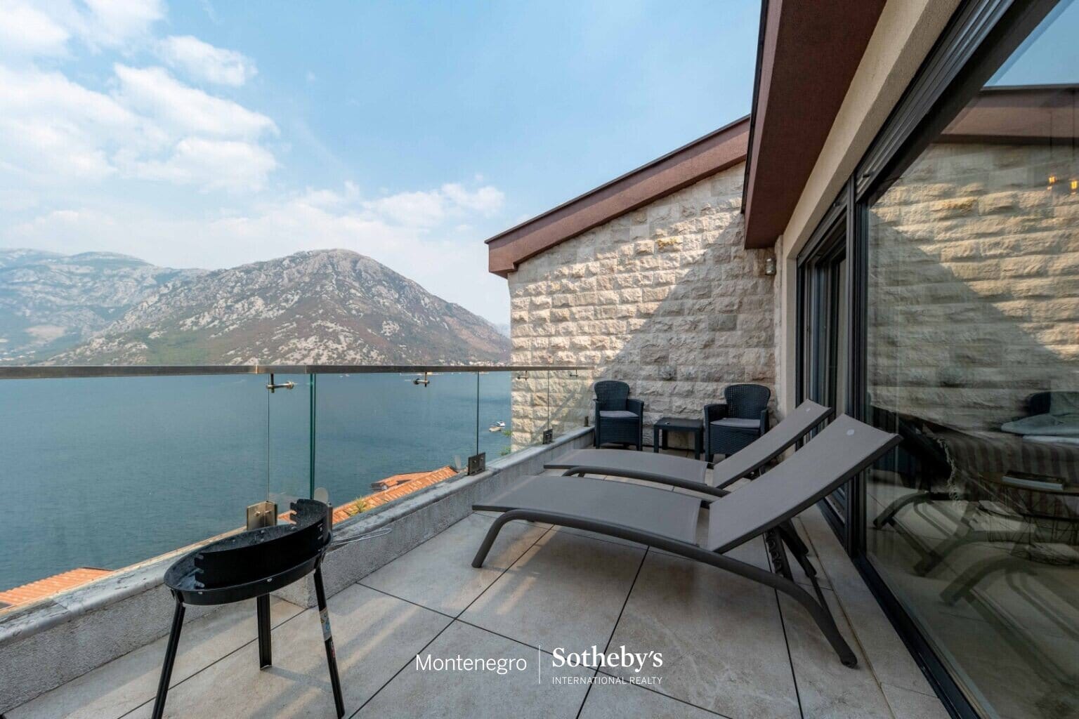 Kostanjica Two Bedroom Sea View Apartment