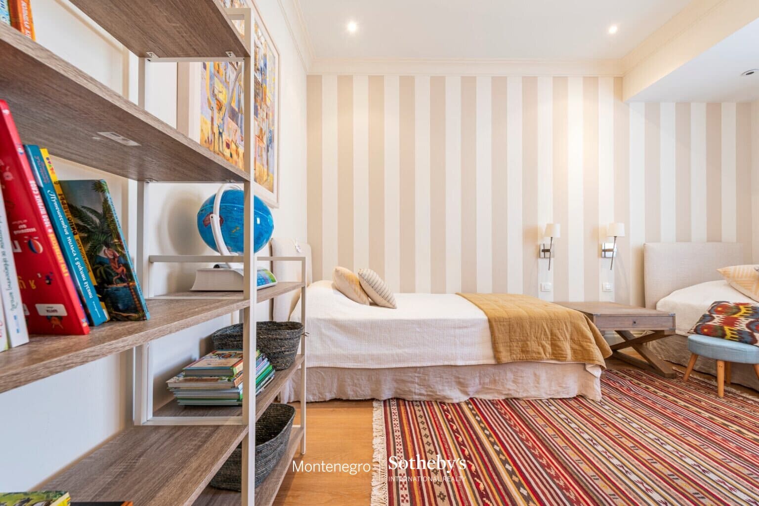 Designer Three Bedroom Waterfront Apartment Teuta