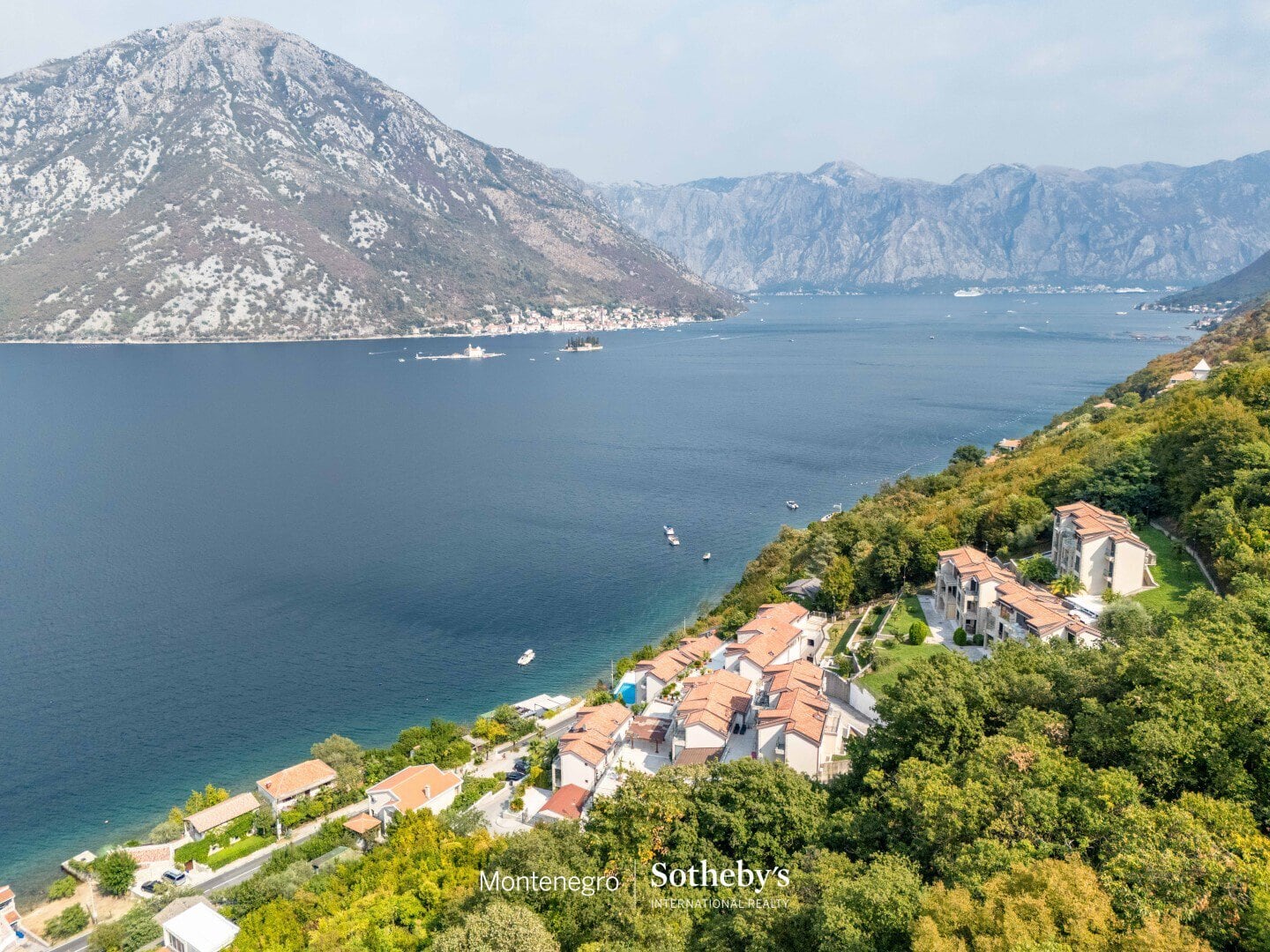 Kostanjica Two Bedroom Sea View Apartment