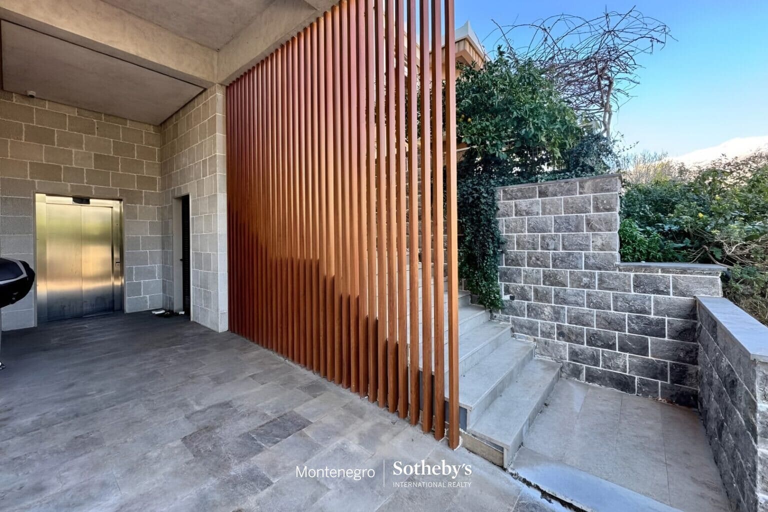 Penthouse apartment Gospostina
