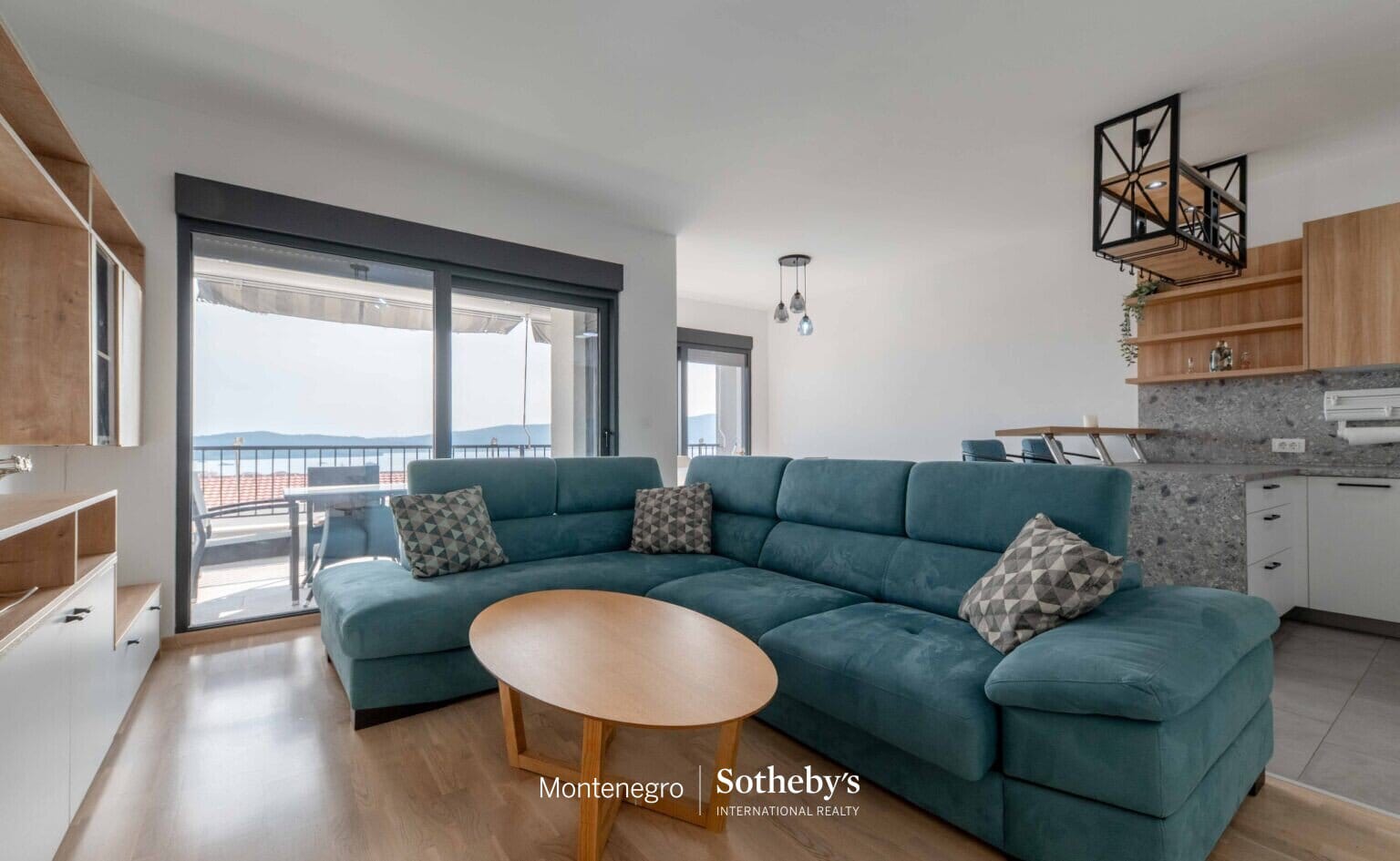 Spacious Two-bedroom Apartment Mazina
