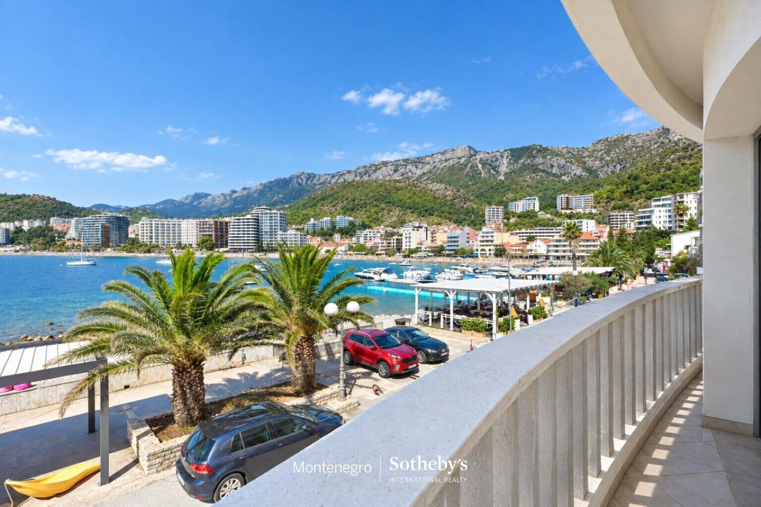 Three-bedroom apartment on the first line to the sea, Rafailovići