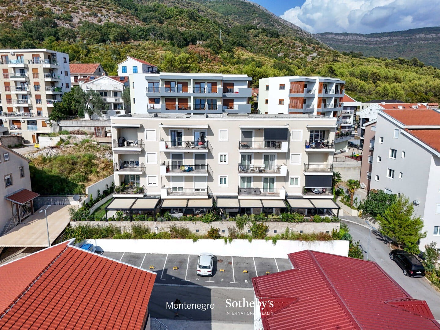 Modern Two-bedroom Apartment Kava