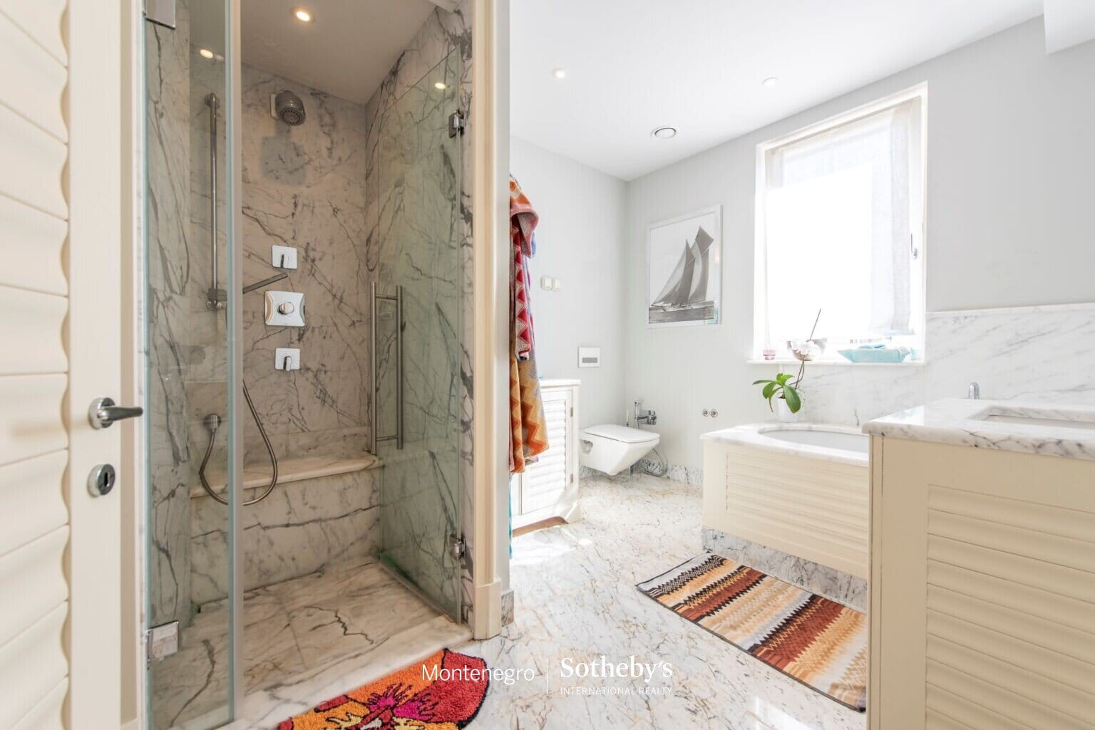 Designer Three Bedroom Waterfront Apartment Teuta