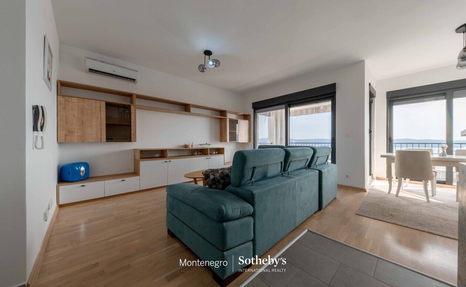 Spacious Two-bedroom Apartment Mazina