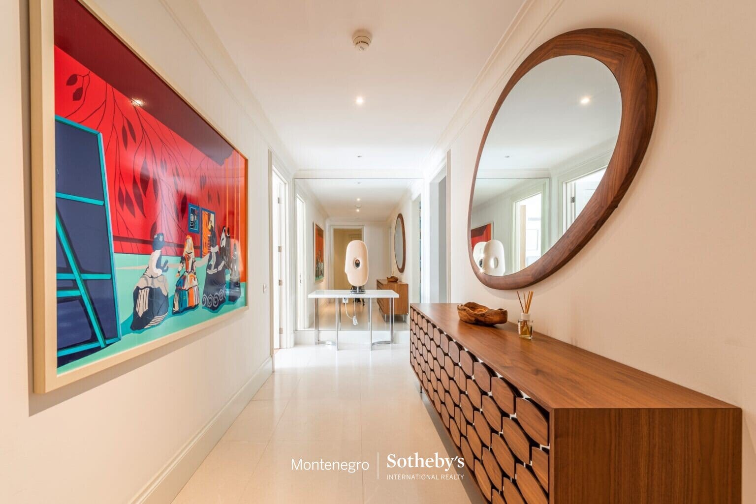 Designer Three Bedroom Waterfront Apartment Teuta