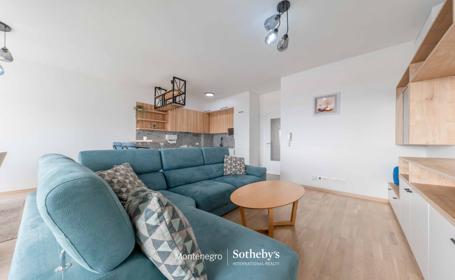 Spacious Two-bedroom Apartment Mazina
