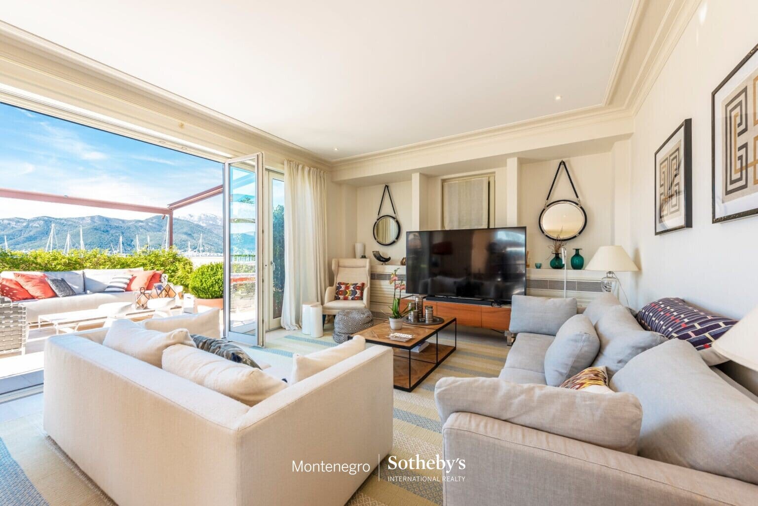 Designer Three Bedroom Waterfront Apartment Teuta