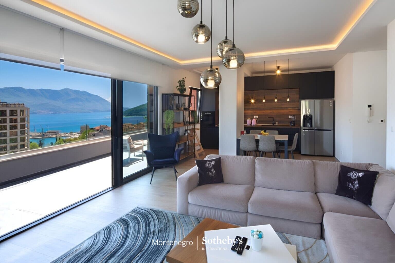 Penthouse apartment Gospostina