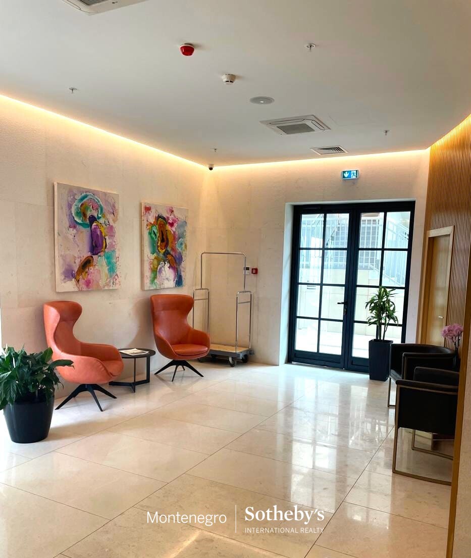 Waterfront Three-bedroom Apartment Rafailovici