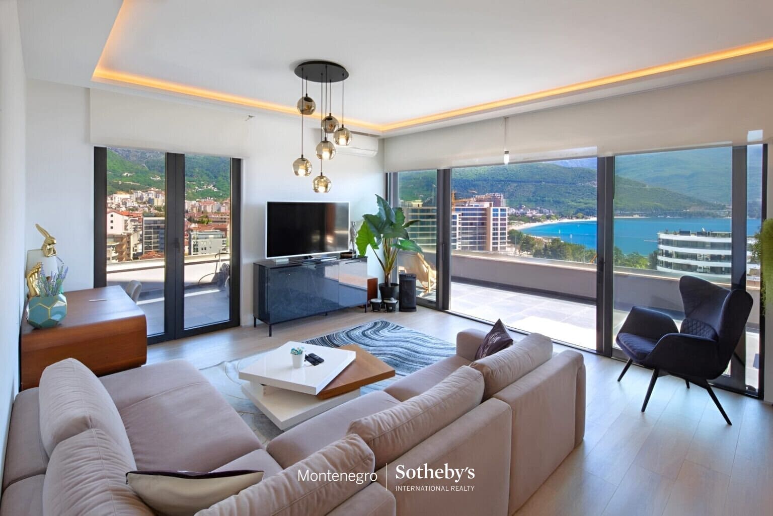 Penthouse apartment Gospostina