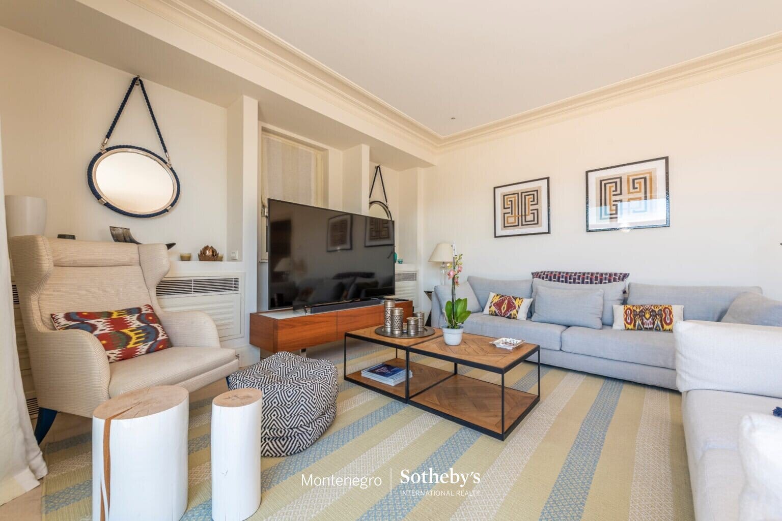 Designer Three Bedroom Waterfront Apartment Teuta