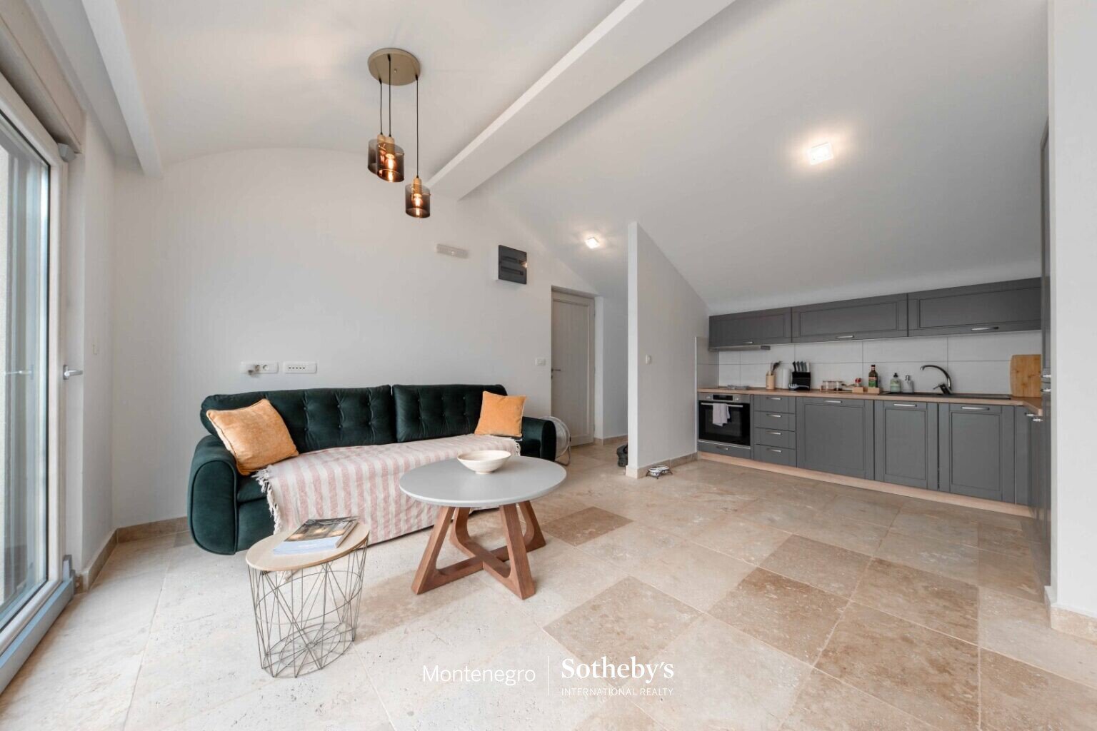 Kostanjica Two Bedroom Sea View Apartment