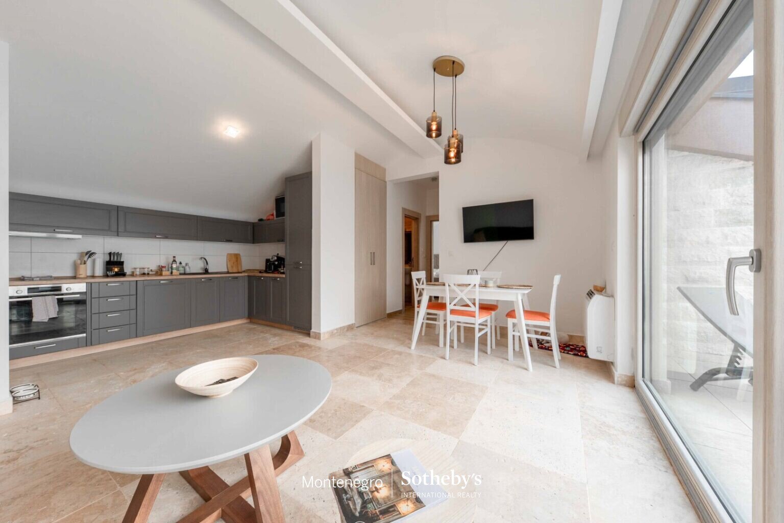 Kostanjica Two Bedroom Sea View Apartment
