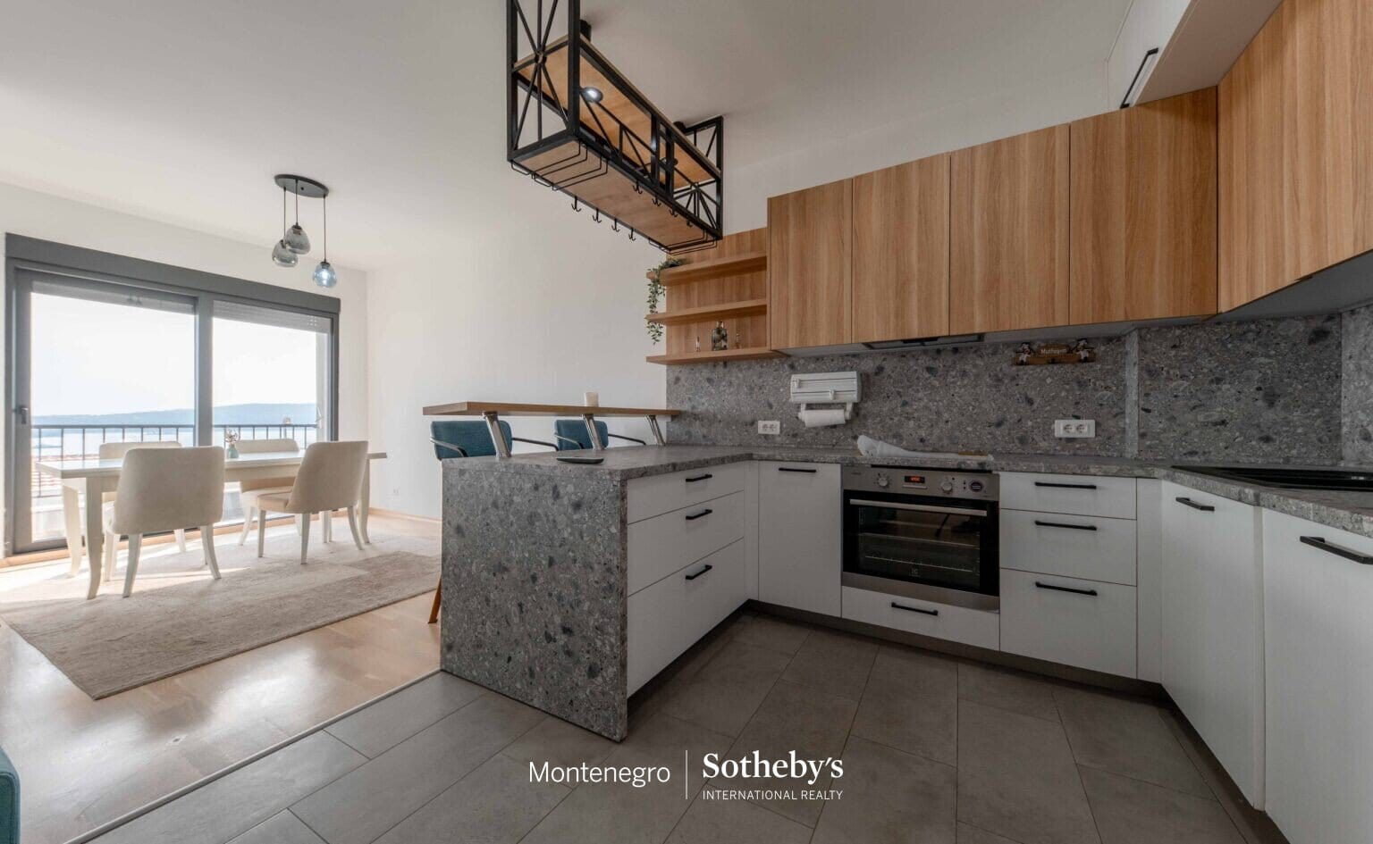 Spacious Two-bedroom Apartment Mazina