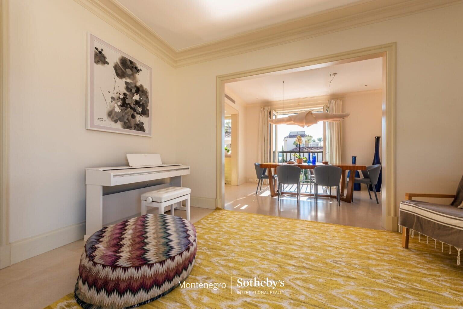 Designer Three Bedroom Waterfront Apartment Teuta