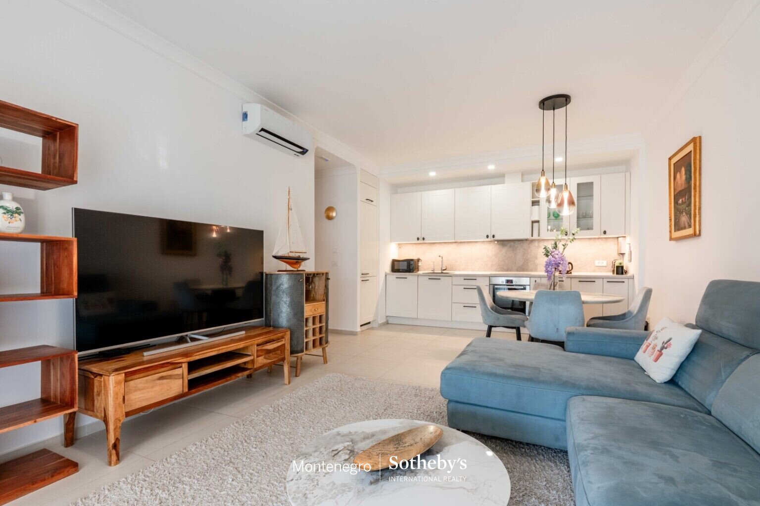 Modern Two-bedroom Apartment Kava